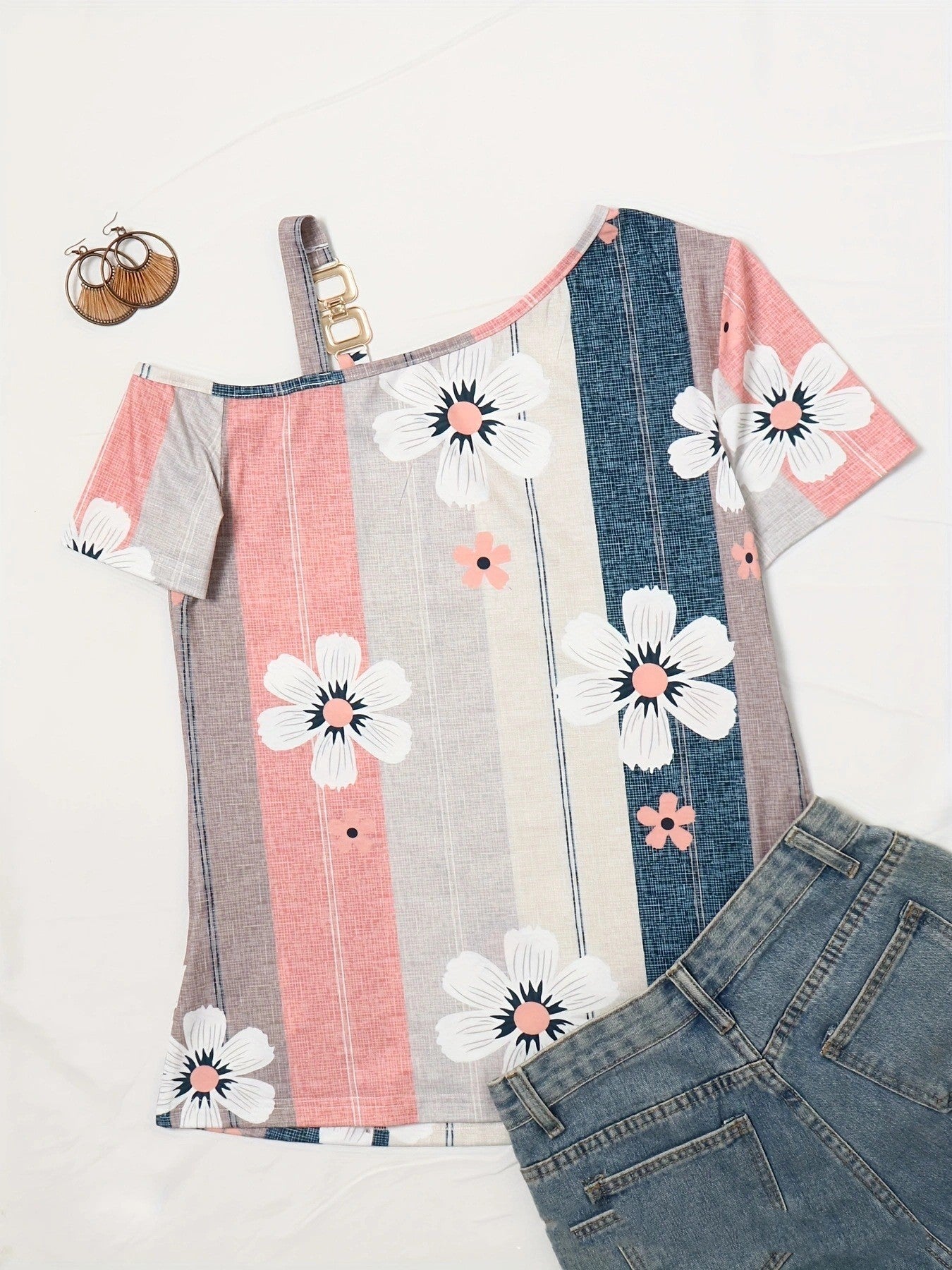 Shoulder-baring Flower Print Button Knitted Short-sleeved T-shirt